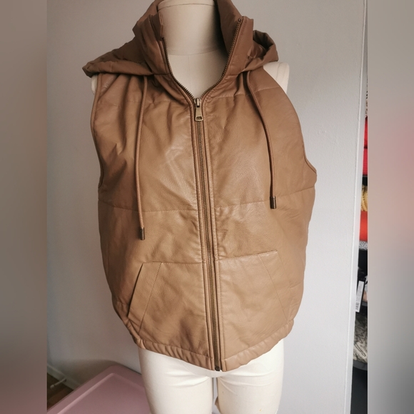CHARLIE B Hooded Quilted Puffer Vest - Camel - Picture 3 of 6